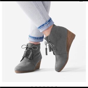 Dr Scholls Women Dakota Wedge Bootie Boots Gray Suede Size 9 Tassel Tie